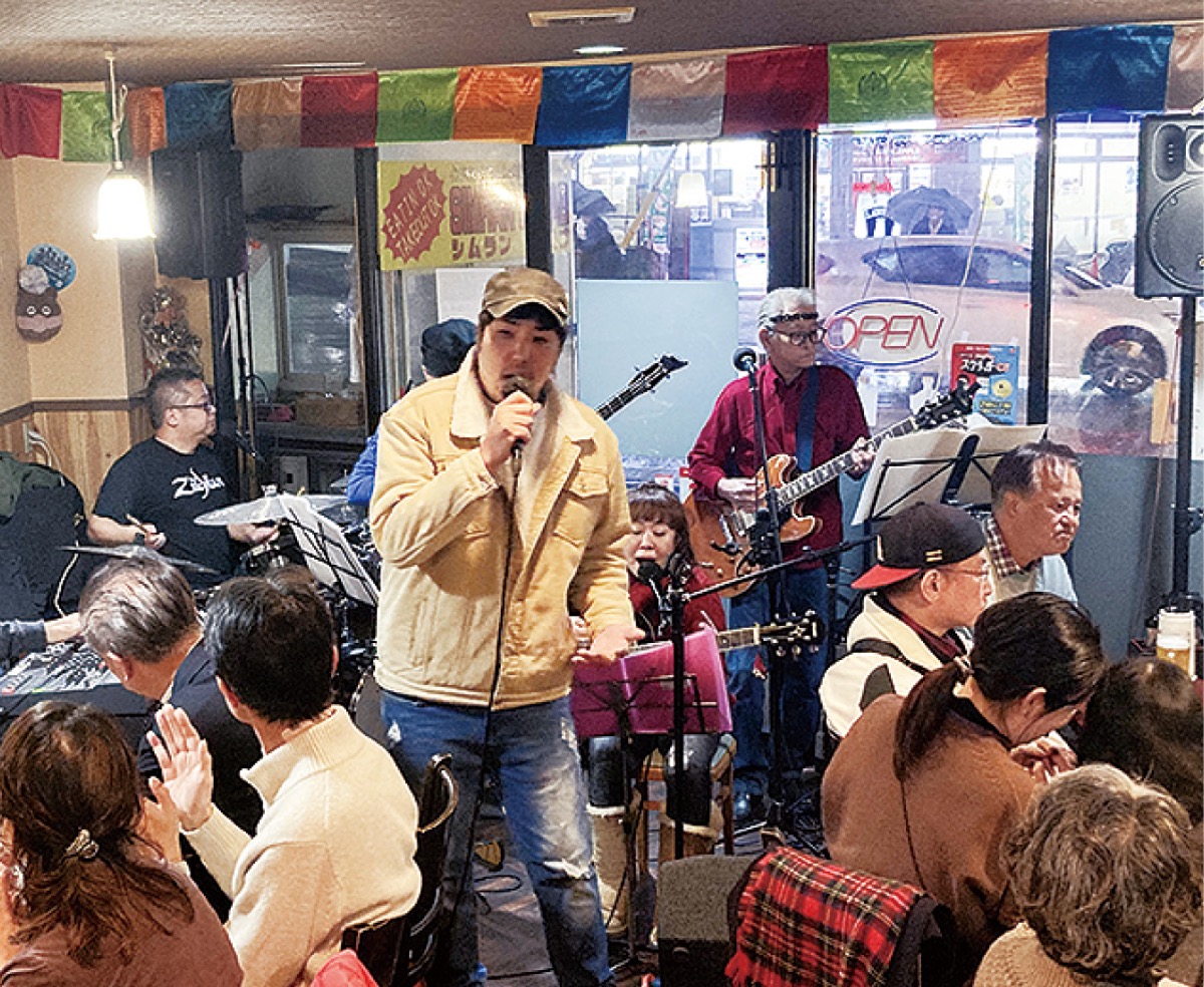 子ども食堂にカレー寄付