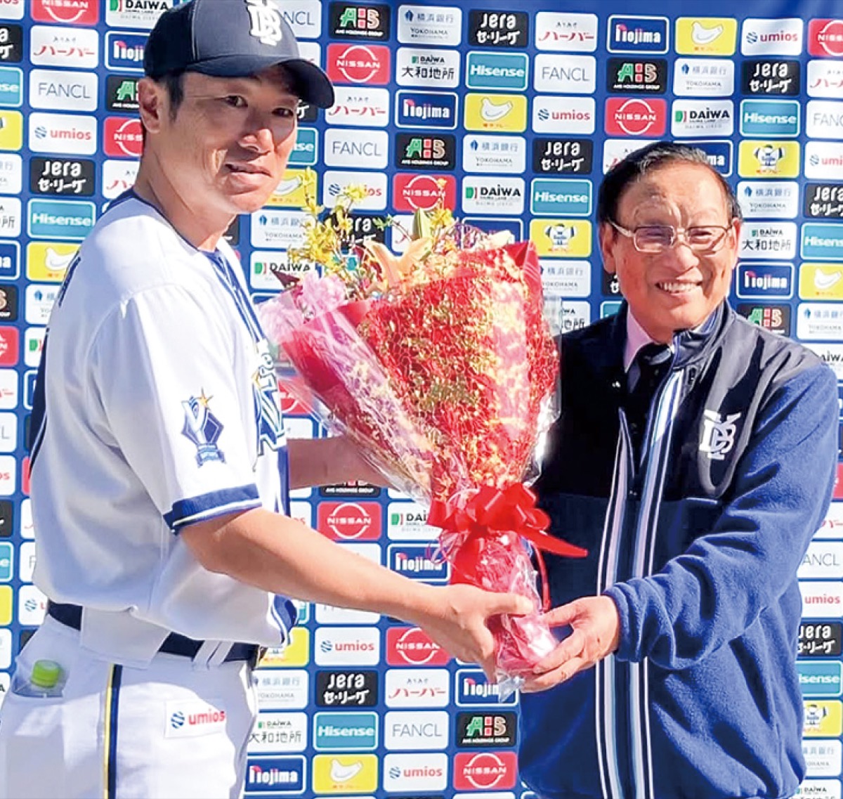 相川新監督を激励