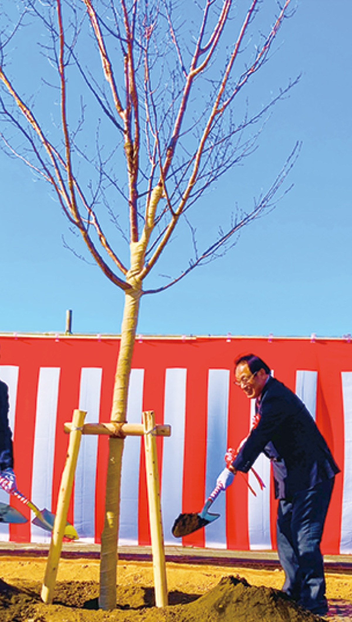 成功に向け、議会で提言 (写真2)