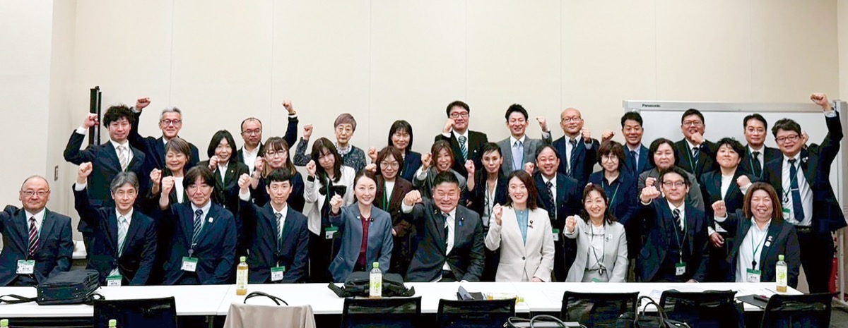 衆議院議員や厚労省職員と意見交換を行った
