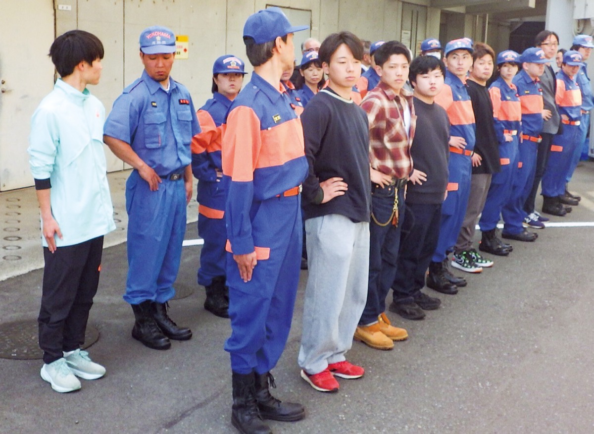 新入団員への研修実技