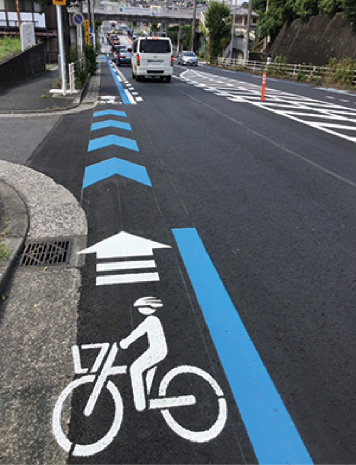 視認性の高い青色で、安全性が向上
