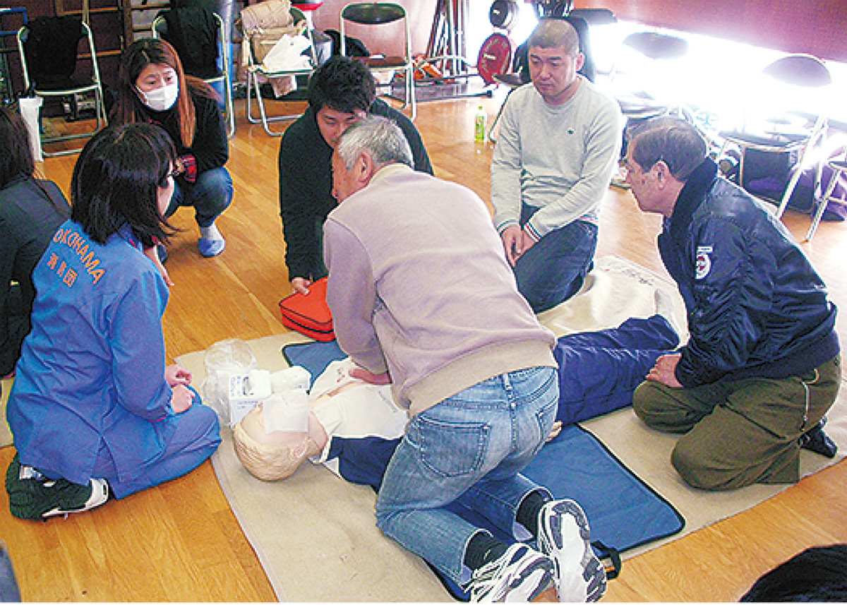 消防団員が分かりやすく指導