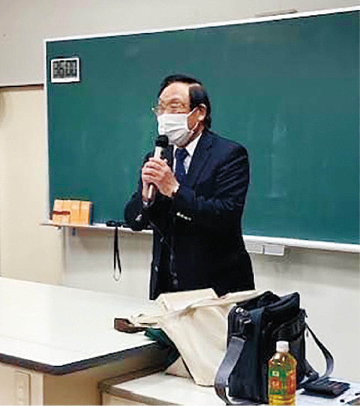 瀬谷中で防災対策を説明