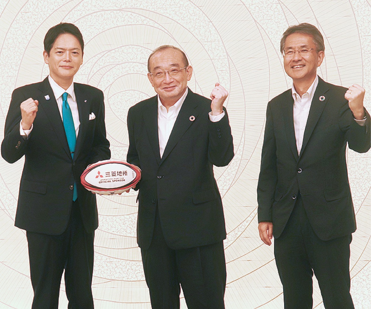 小学校にボール寄贈