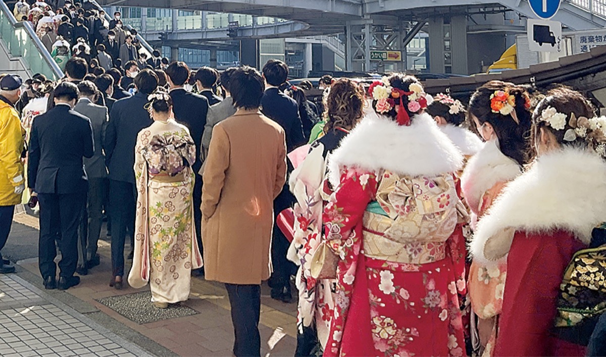 式典に参加する二十歳の市民（昨年）