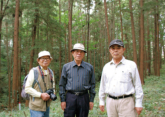 左から酒井副会長、天野会長、事務局の中村さん
