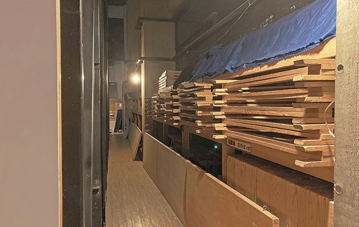 泉公会堂の舞台ウラ