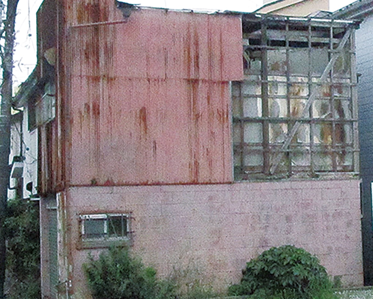 放置された空き家の一例（横浜市提供）