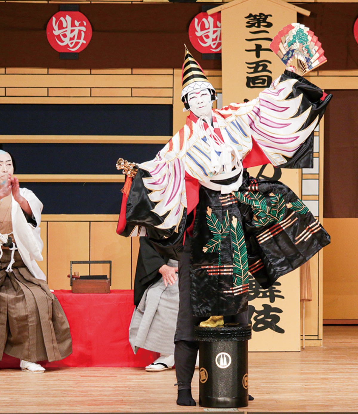 待望の舞台、にぎやかに (写真4)