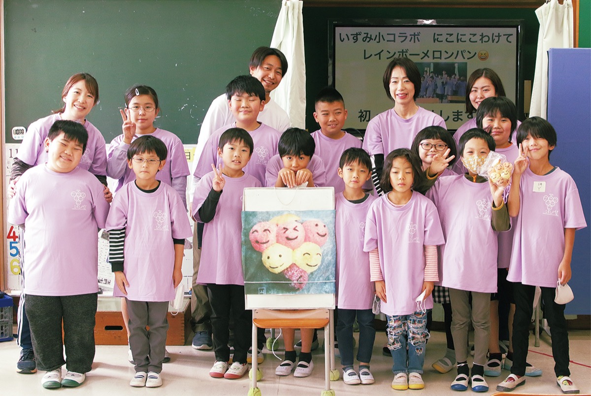 コラボのパンが店舗販売