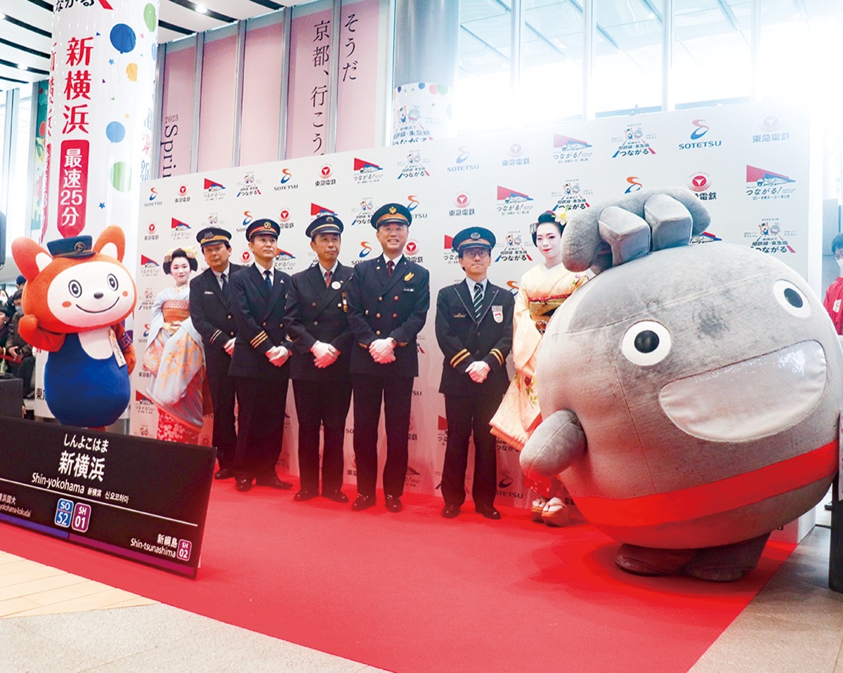 地域の期待乗せ、開業