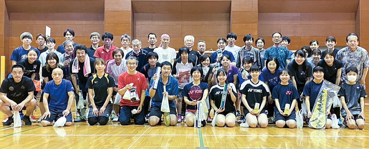 バドミントンで世代交流
