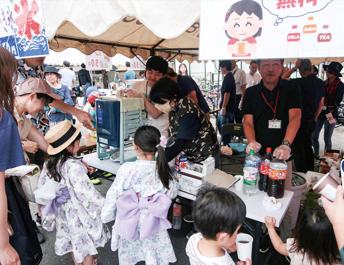 大感謝祭に賑わい