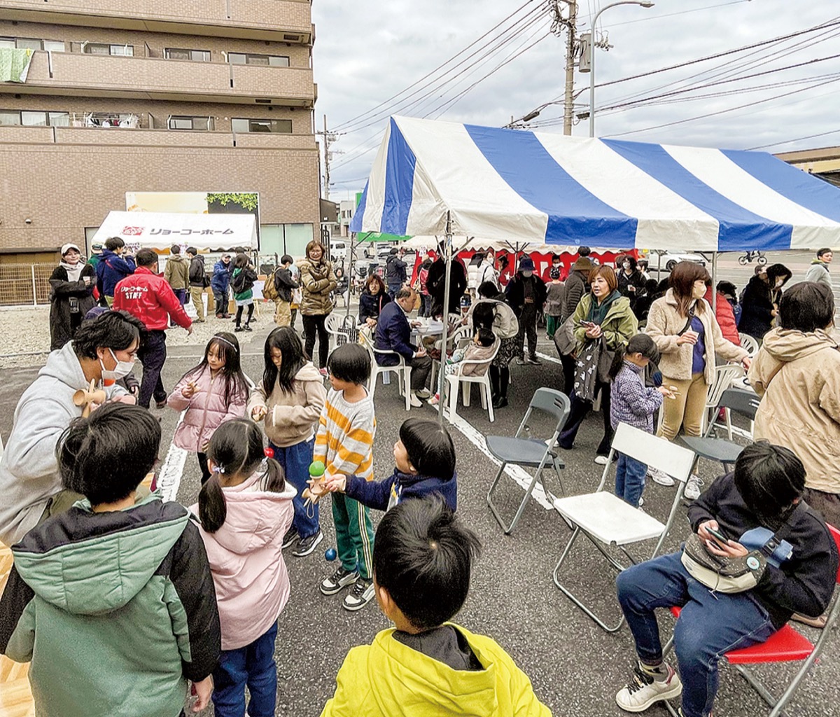 秋の感謝祭に賑わい