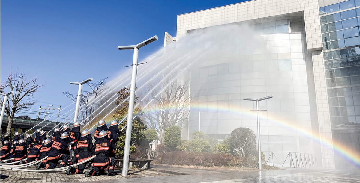 安全・安心を願い一斉放水