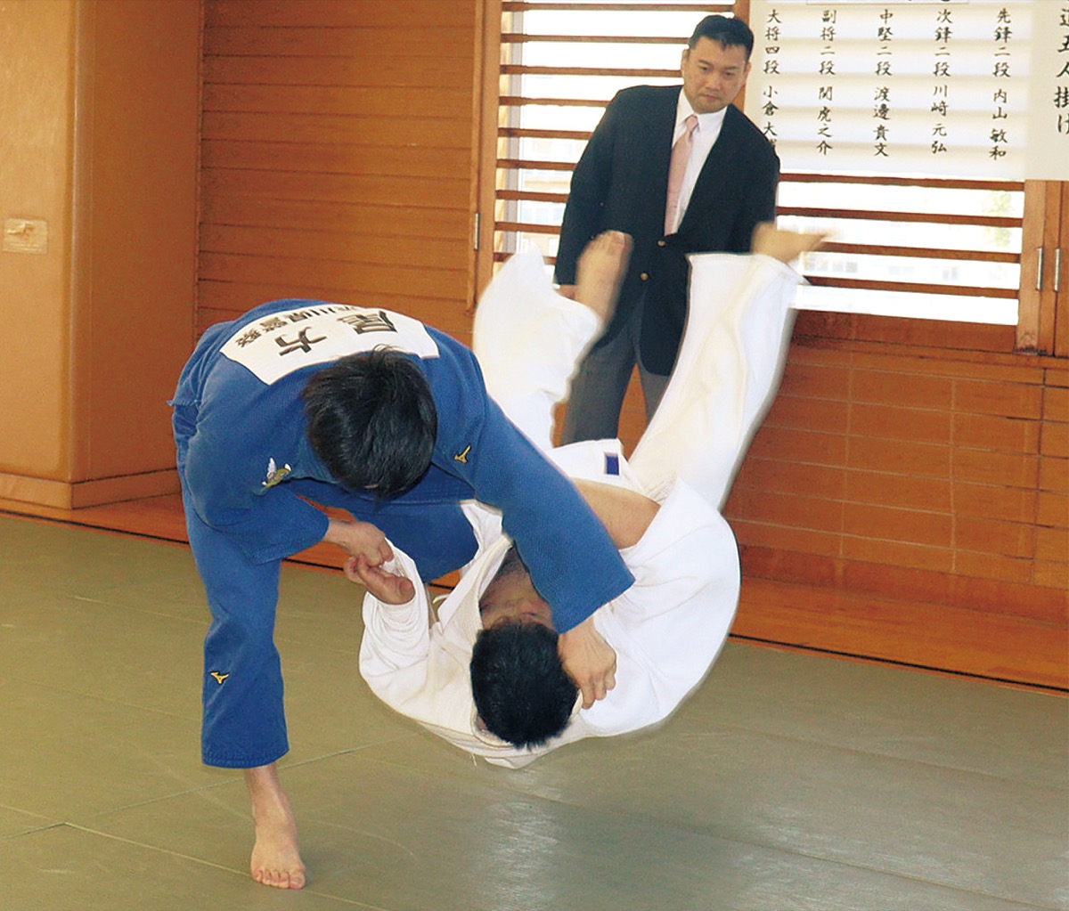 道場に大きな声響く