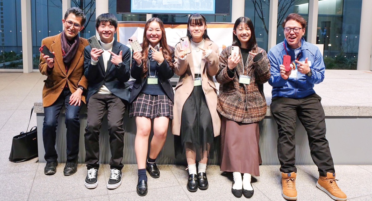 学生の地域活動を発表