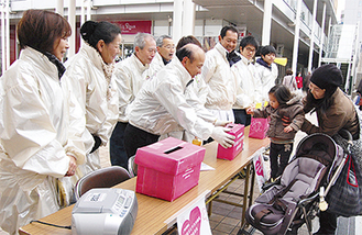 取材日の３月24日は川上町町内会が募金を行った