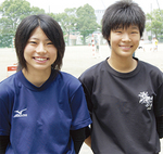 （左から）上矢部高校の芹野さん、葉山さん
