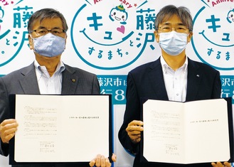 鈴木市長（左）、鈴木院長