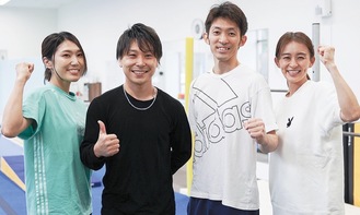 右から田中理恵さん、和仁さん、佐藤巧さん、麻智子さん
