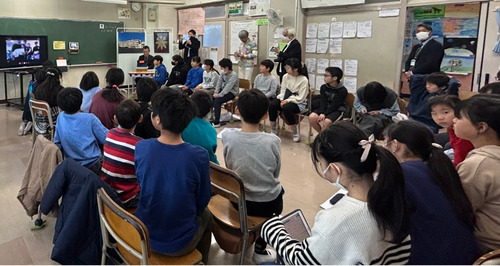 オンラインで長崎県の平戸小児童と会話する