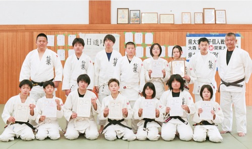 秋葉中学校柔道部の部員たち