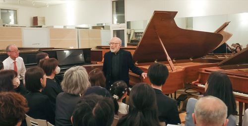 演奏を披露したリュビモフ氏