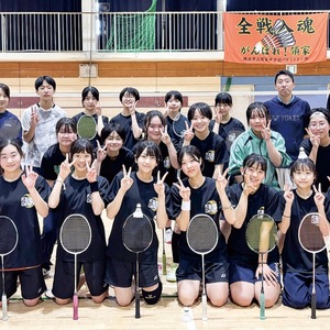 ＳＫＲに参加する学生とコーチら