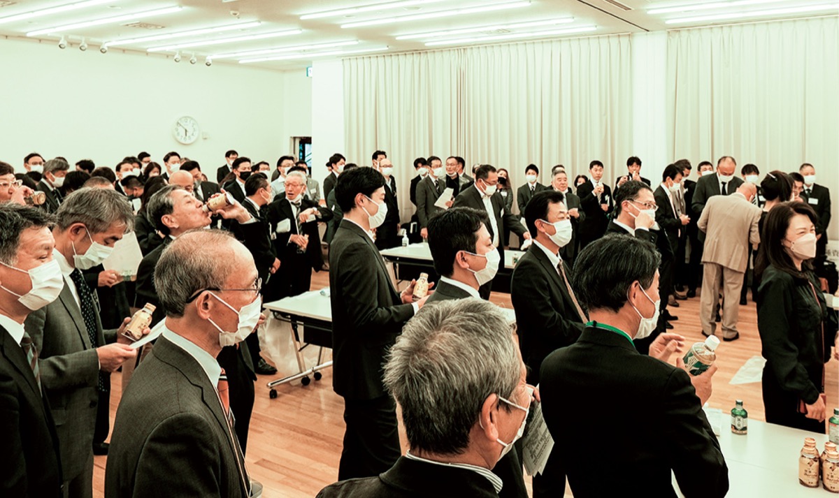 情報交換しながら親睦