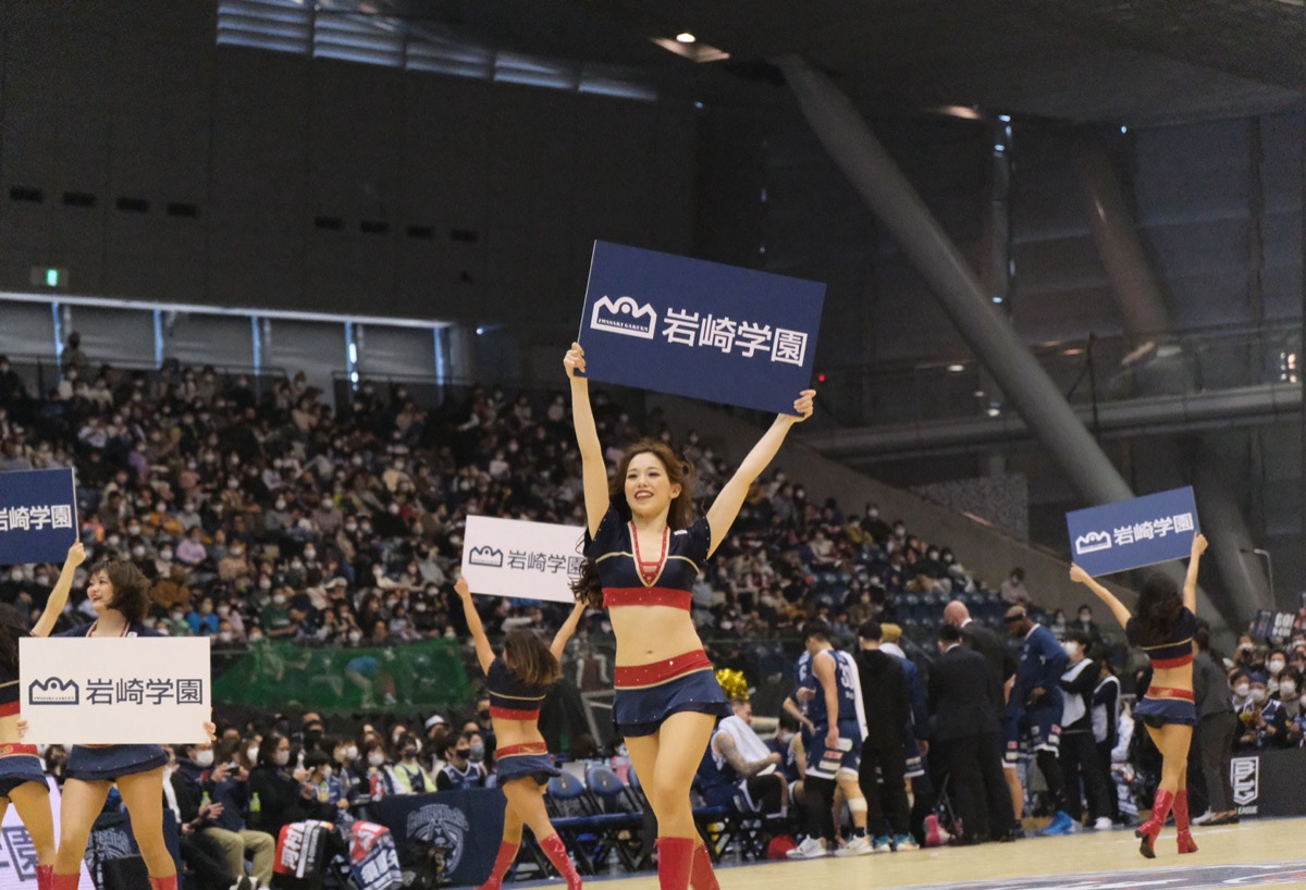 岩崎学園がゲームスポンサーを務めた