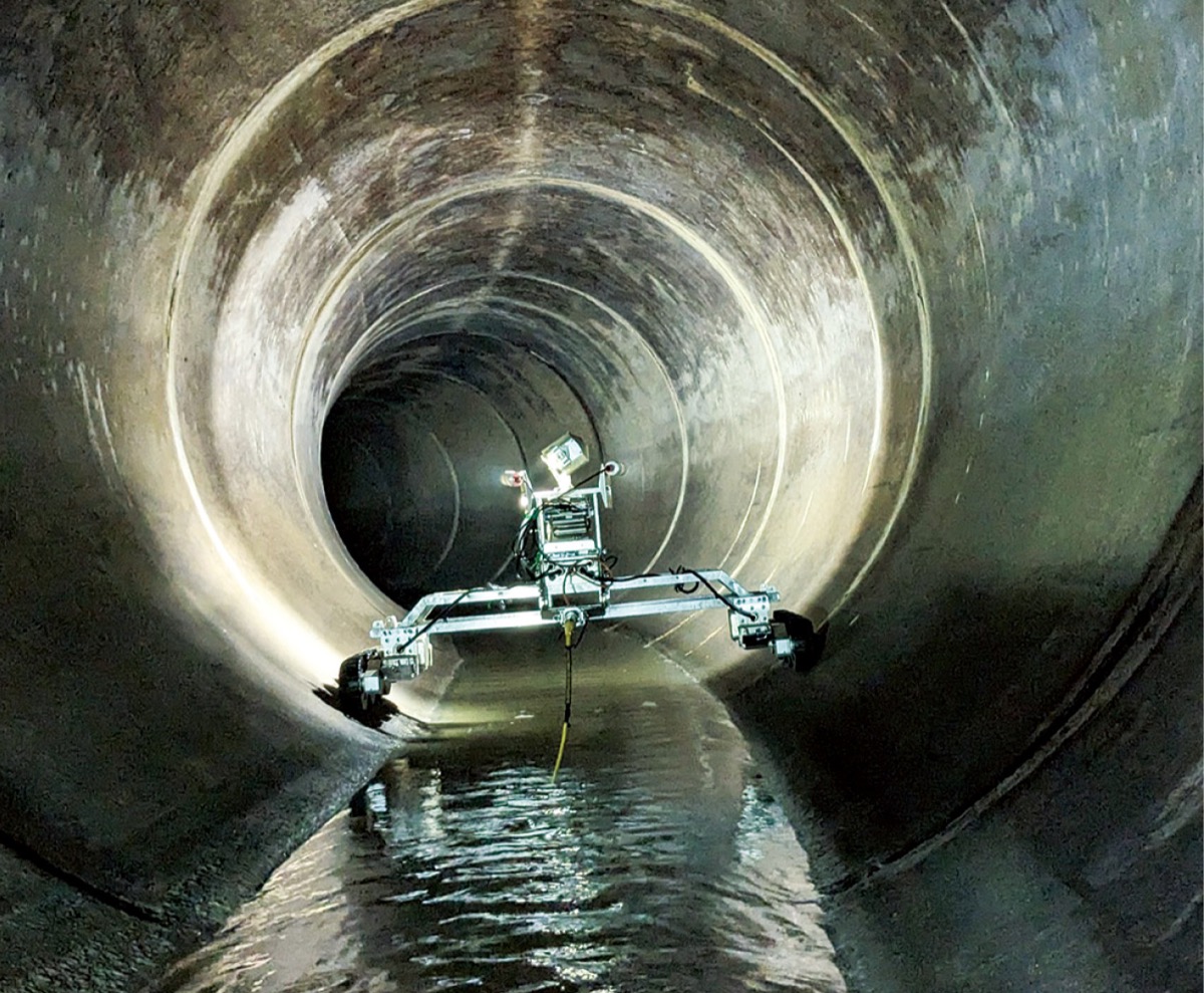 腐食やひび割れ確認