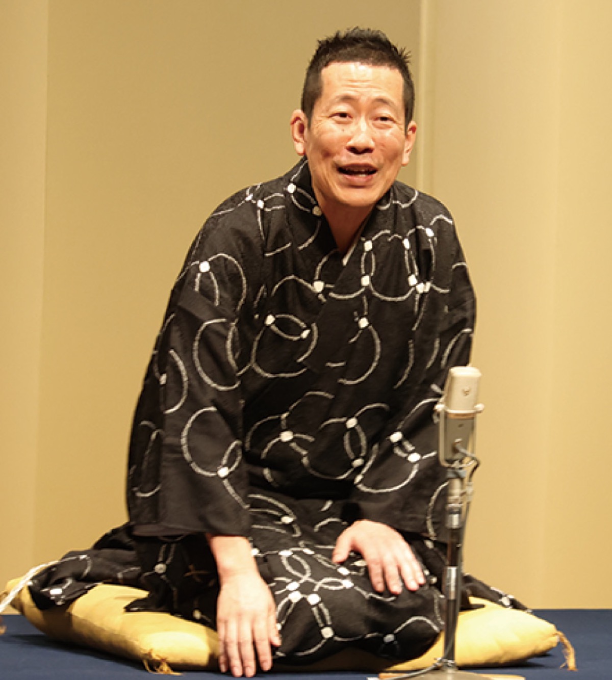 ｢笑い｣をチャリティーに