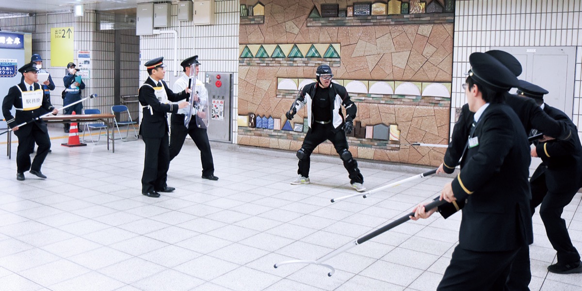 官民連携でテロ訓練