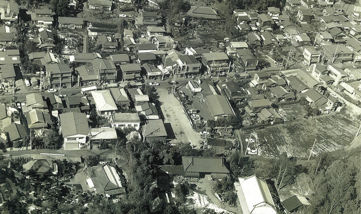 昭和49年の新橋町中心部=提供