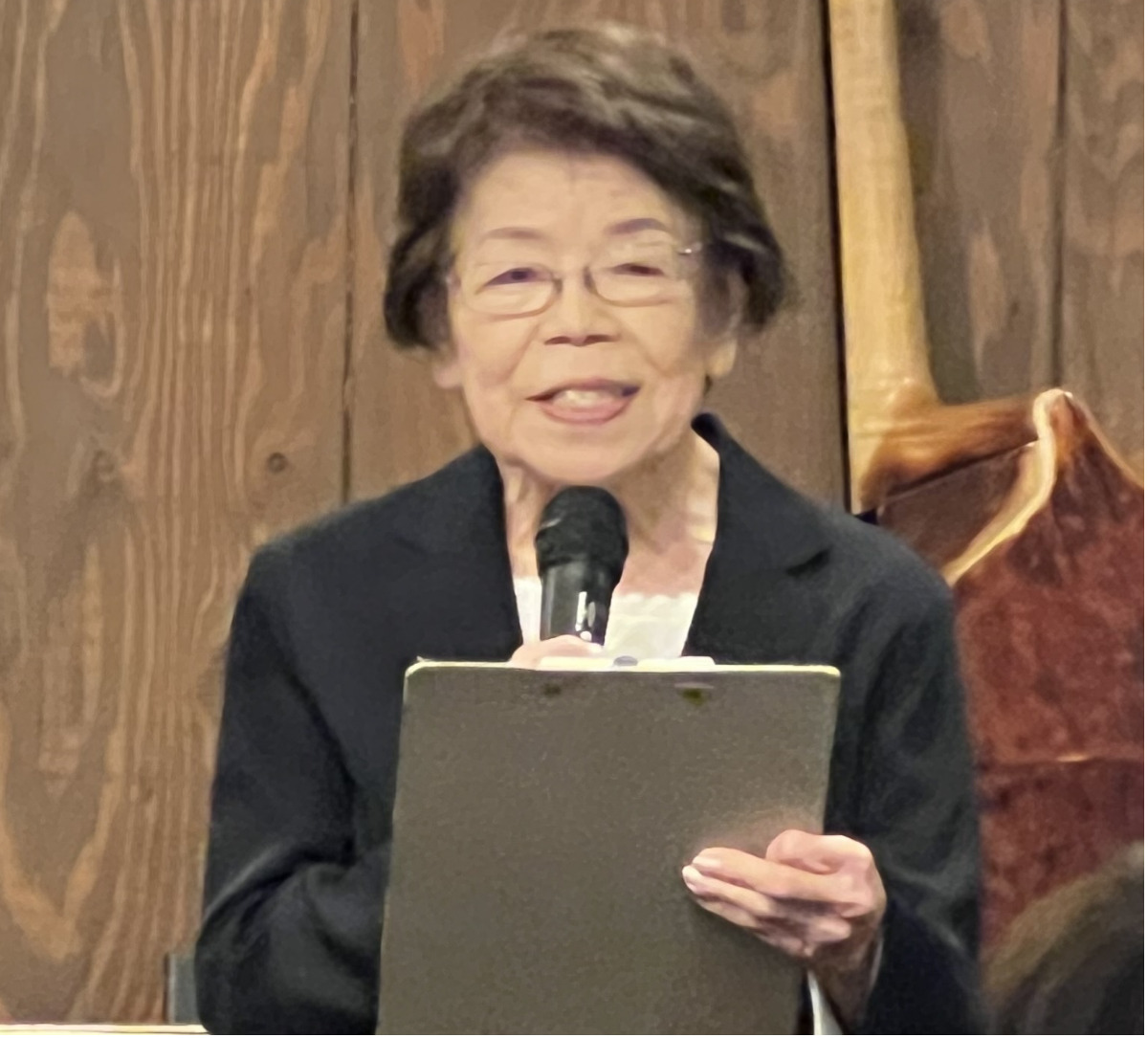 ジャズへの思いを語る鈴木さん