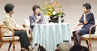 トークセッションをする坂東さん（右）と日浦さん（中央）