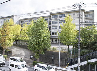 現在は横浜立野高校が使用している旧港南台高校校舎