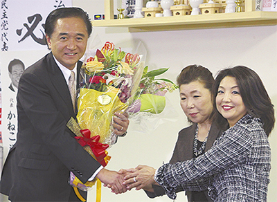 黒岩氏 圧勝で再選