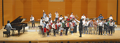 音楽に触れ、表現豊かに