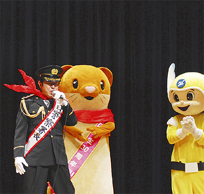 栄警察署初の一日署長