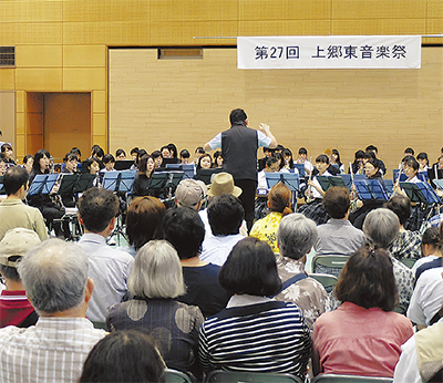 地域と学校が合同演奏