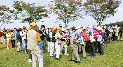 歩いて栄と泉がつながる