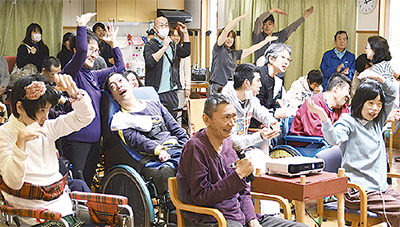 練習重ねた歌声を披露