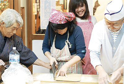 栄区産のそばを堪能