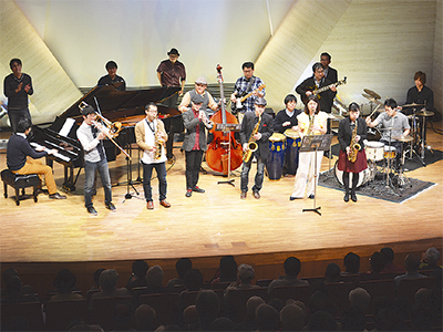 初のジャズは大盛況