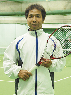 「一緒にテニスを楽しみましょう」と荷川取校長