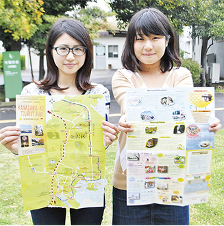 「学生ならではの楽しいマップが完成しました」と五十嵐さん（左）と東風谷さん