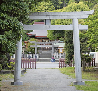 琵琶島神社から見る瀬戸神社